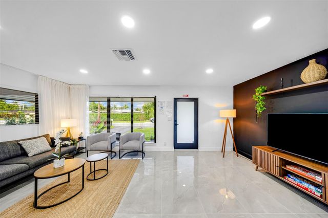 2925 NE 1ST Avenue, Wilton Manors, FL 33334