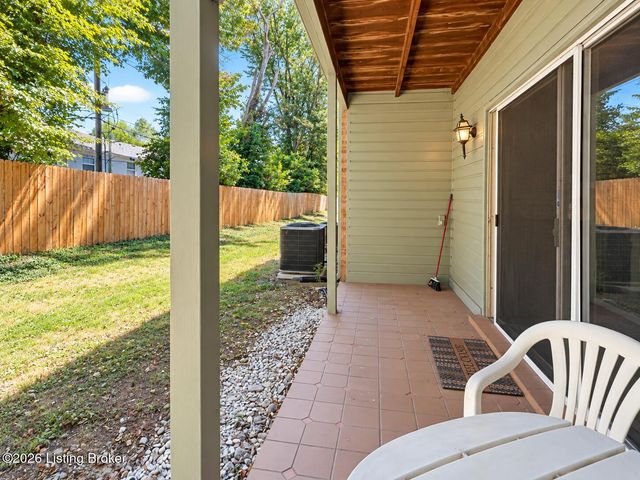302 Highwood Dr, Louisville, KY 40206