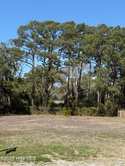 211 E Leonard Street, Southport, NC 28461