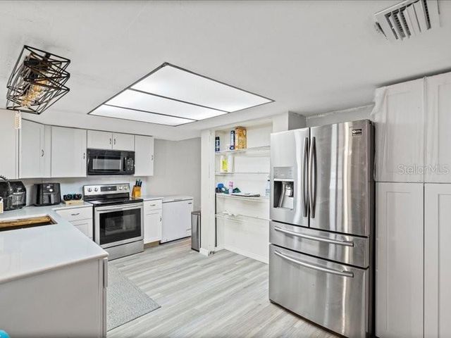 3720 WARBLER DRIVE, New Port Richey, FL 34652