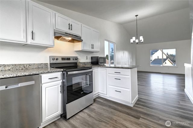 8823 18th Avenue E, Tacoma, WA 98445