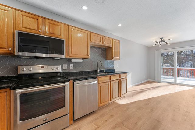 12318 Oak Leaf Court, Burnsville, MN 55337