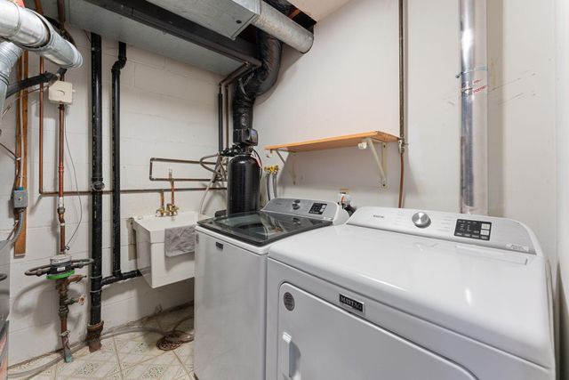 12318 Oak Leaf Court, Burnsville, MN 55337