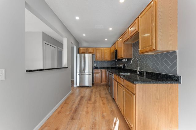 12318 Oak Leaf Court, Burnsville, MN 55337