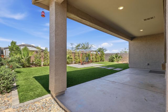 15996 W HONEYSUCKLE Drive, Surprise, AZ 85387