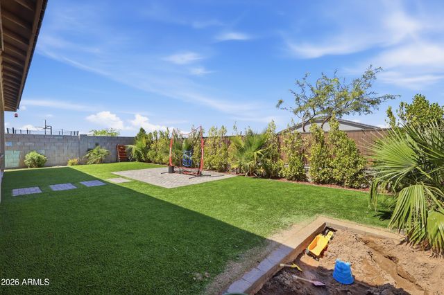 15996 W HONEYSUCKLE Drive, Surprise, AZ 85387