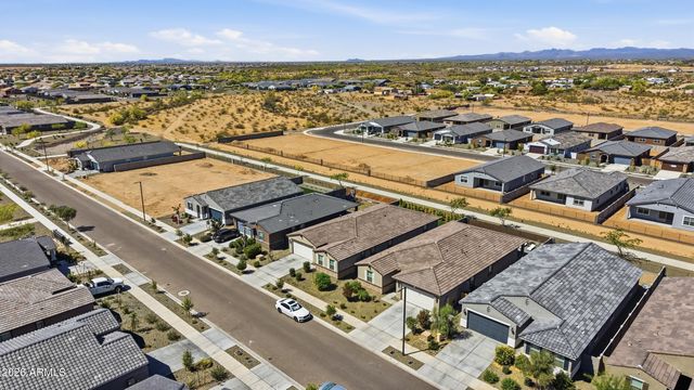 15996 W HONEYSUCKLE Drive, Surprise, AZ 85387