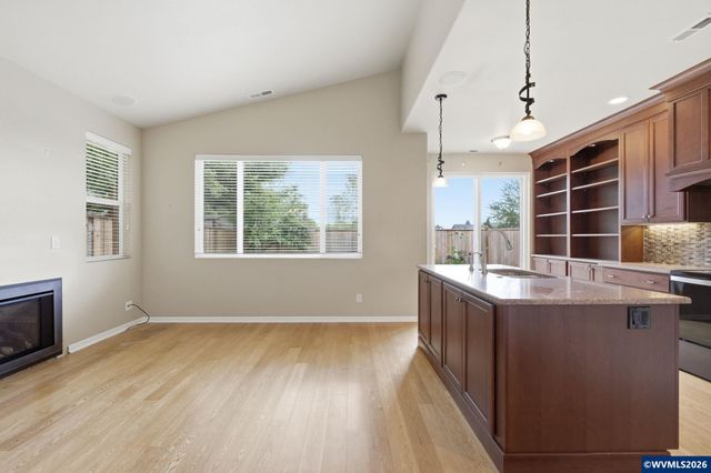 5475 Charles Wy, Eugene, OR 97402