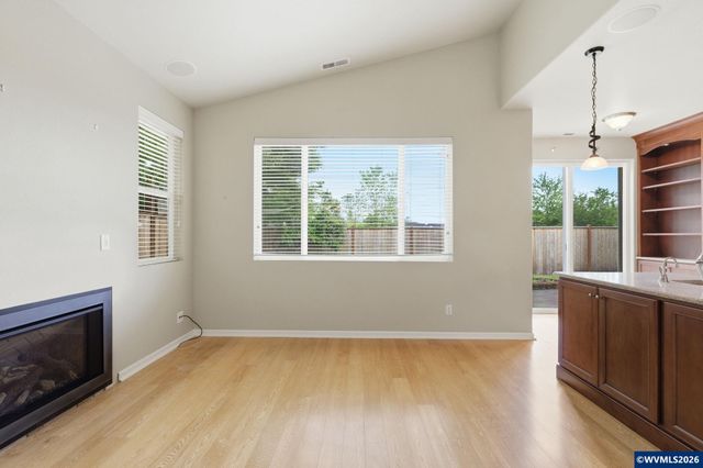 5475 Charles Wy, Eugene, OR 97402