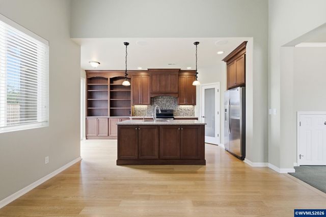 5475 Charles Wy, Eugene, OR 97402