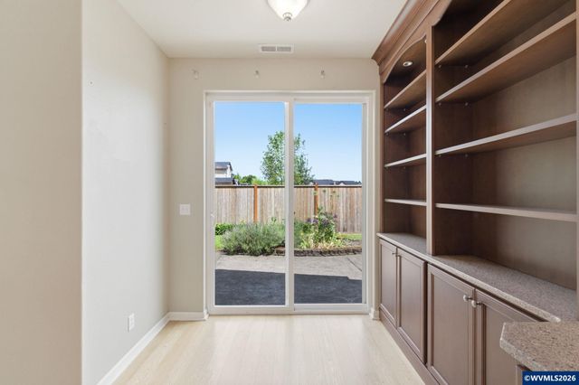 5475 Charles Wy, Eugene, OR 97402