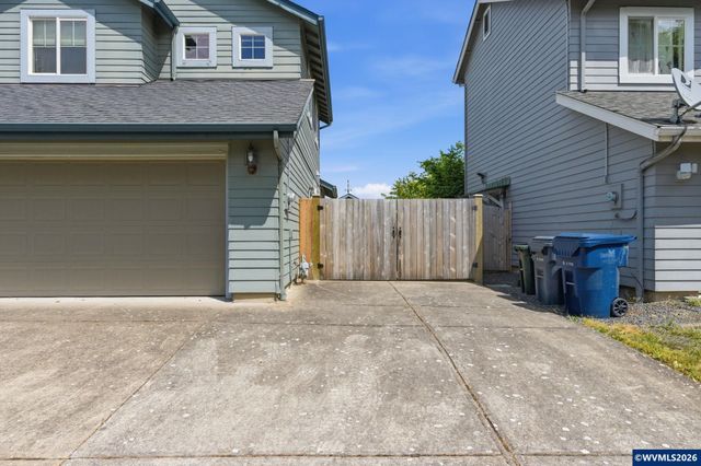 5475 Charles Wy, Eugene, OR 97402