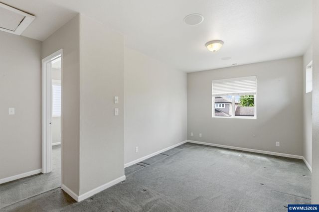 5475 Charles Wy, Eugene, OR 97402