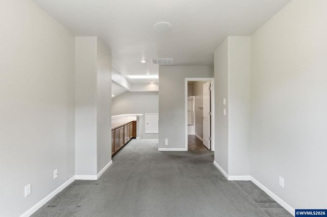 5475 Charles Wy, Eugene, OR 97402
