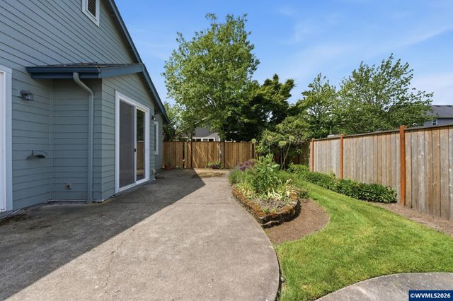 5475 Charles Wy, Eugene, OR 97402