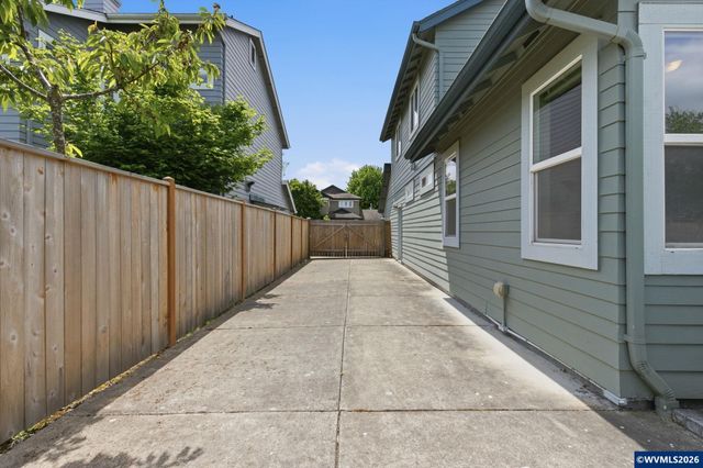 5475 Charles Wy, Eugene, OR 97402