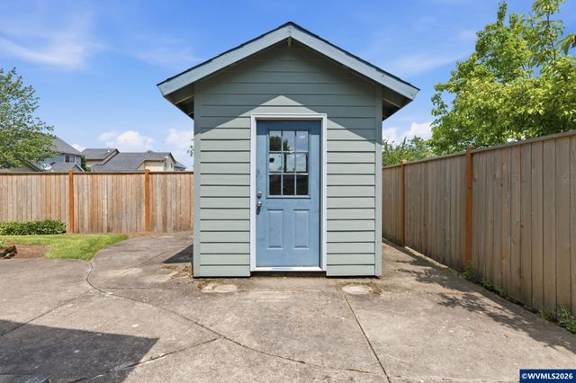 5475 Charles Wy, Eugene, OR 97402