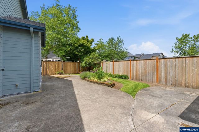 5475 Charles Wy, Eugene, OR 97402