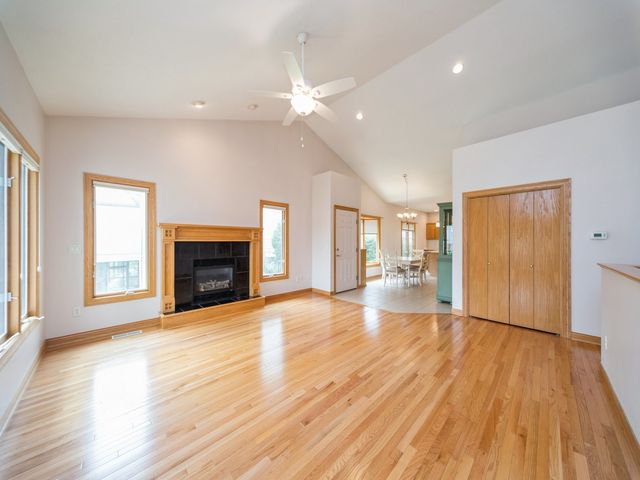 8808 Stonepointe Lane, Johnston, IA 50131