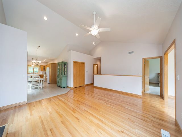 8808 Stonepointe Lane, Johnston, IA 50131