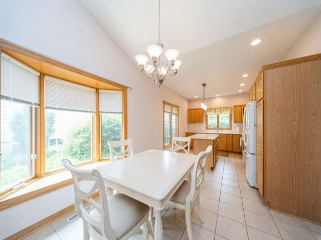 8808 Stonepointe Lane, Johnston, IA 50131