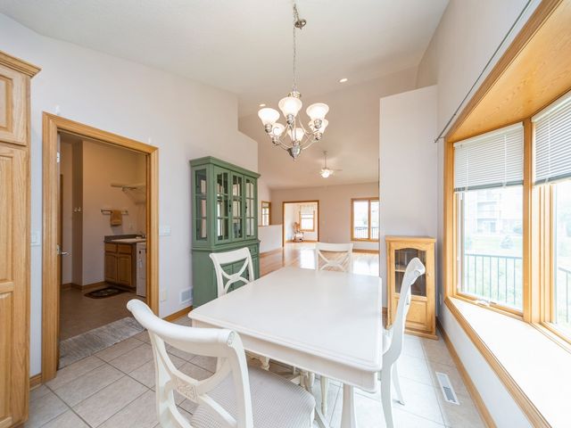 8808 Stonepointe Lane, Johnston, IA 50131