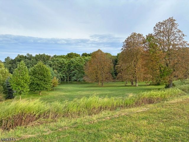 3 Sequoia Dr, Cedar Grove Twp., NJ 07009