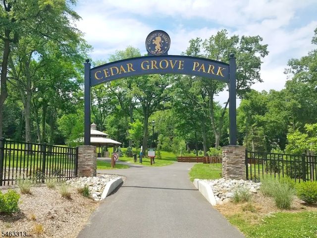 3 Sequoia Dr, Cedar Grove Twp., NJ 07009