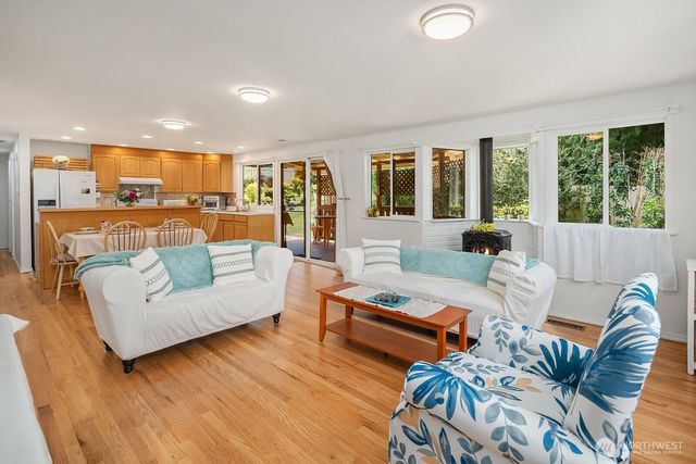 12415 NE 112th Street, Kirkland, WA 98033