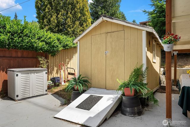 12415 NE 112th Street, Kirkland, WA 98033