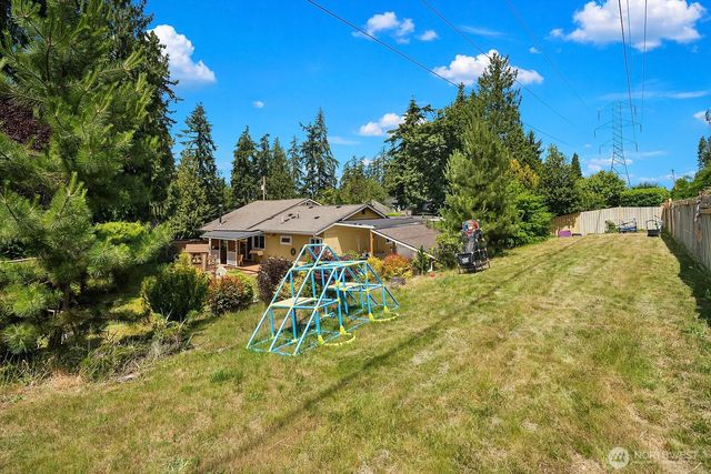 12415 NE 112th Street, Kirkland, WA 98033