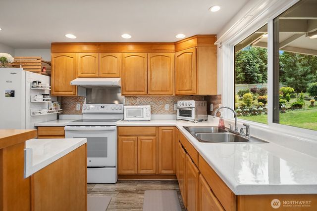 12415 NE 112th Street, Kirkland, WA 98033