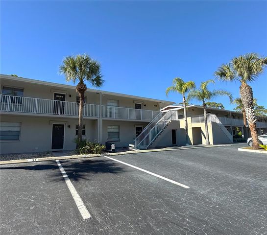 942 LA COSTA CIRCLE 3, Sarasota, FL 34237