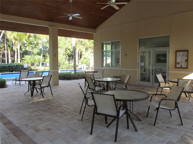 942 LA COSTA CIRCLE 3, Sarasota, FL 34237