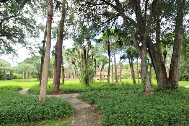 942 LA COSTA CIRCLE 3, Sarasota, FL 34237