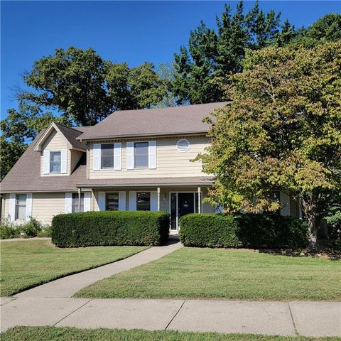 3508 N PARK Avenue, Kansas City, MO 64116