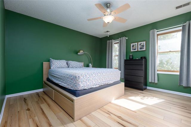 3508 N PARK Avenue, Kansas City, MO 64116