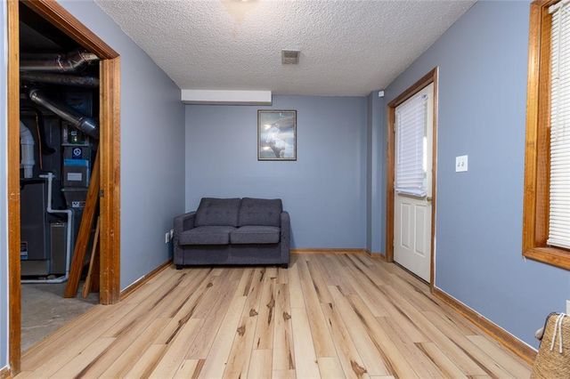 3508 N PARK Avenue, Kansas City, MO 64116