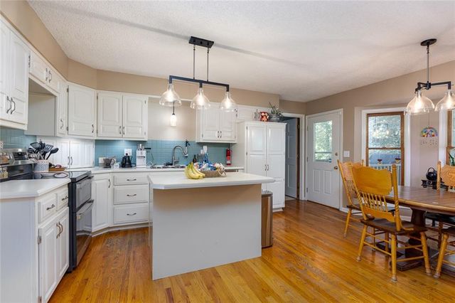 3508 N PARK Avenue, Kansas City, MO 64116