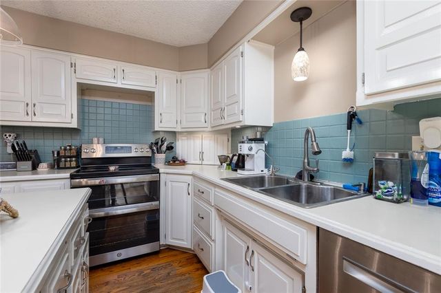 3508 N PARK Avenue, Kansas City, MO 64116