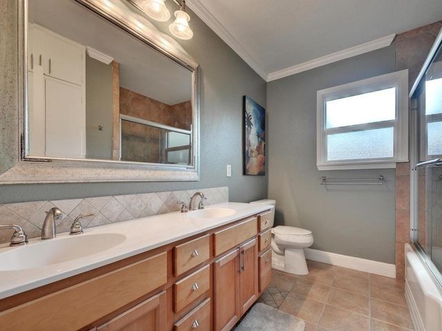 610 W North Loop BLVD, Austin, TX 78751