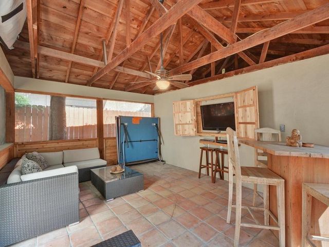 610 W North Loop BLVD, Austin, TX 78751