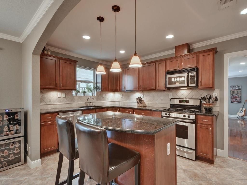 610 W North Loop BLVD, Austin, TX 78751