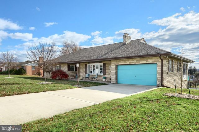 4330 BRIARWOOD CT, York, PA 17408