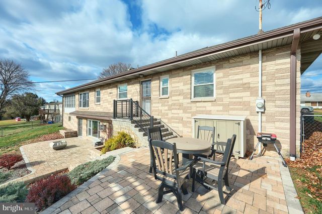 4330 BRIARWOOD CT, York, PA 17408