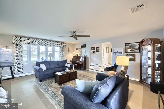 4330 BRIARWOOD CT, York, PA 17408