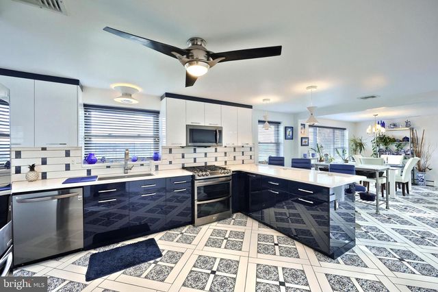 4330 BRIARWOOD CT, York, PA 17408