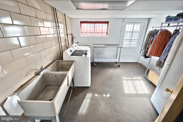 4330 BRIARWOOD CT, York, PA 17408