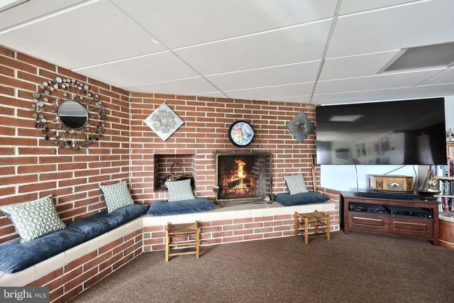 4330 BRIARWOOD CT, York, PA 17408