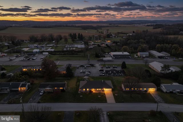 4330 BRIARWOOD CT, York, PA 17408